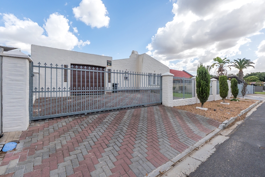 3 Bedroom Property for Sale in Zoo Park Western Cape